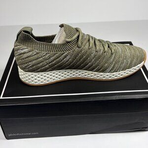 Urban Sport J/Slides Opy Sneakers Women’s 8.5 Khaki Green Knit Slip-On Athletic